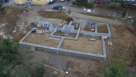 Výstavba nového bytového domu byla zahájena